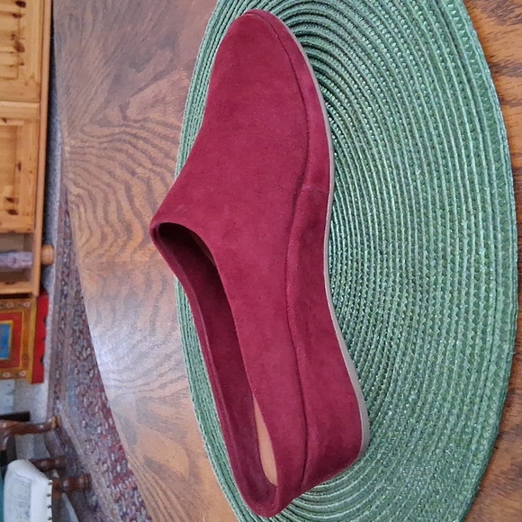 L' Amour Des Pieds Burgundy Suede Mules Size 7.5 - Picture 2 of 12